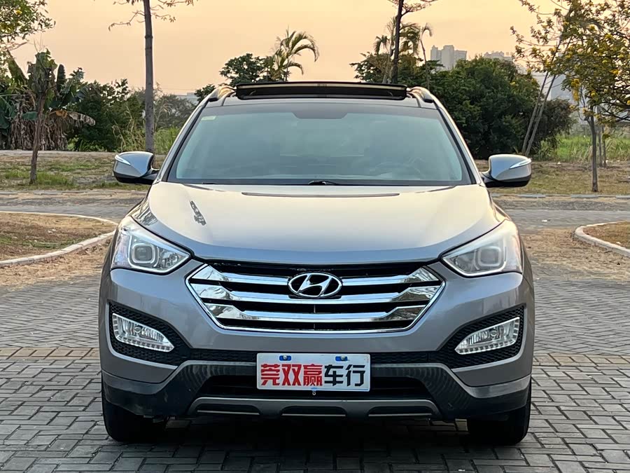 Hyundai Santa Fe 2015 car image #3