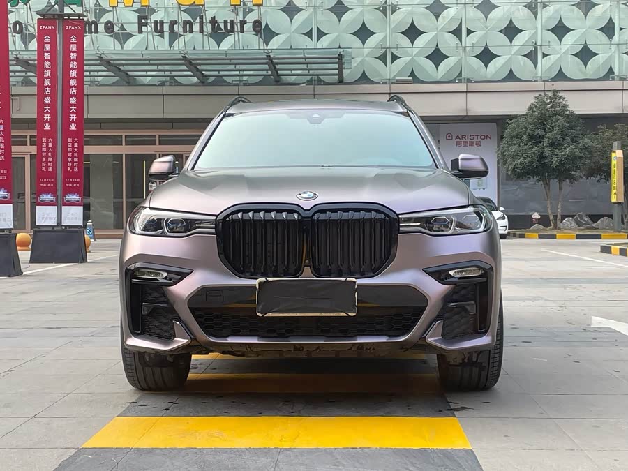BMW X7 2020 car image #3