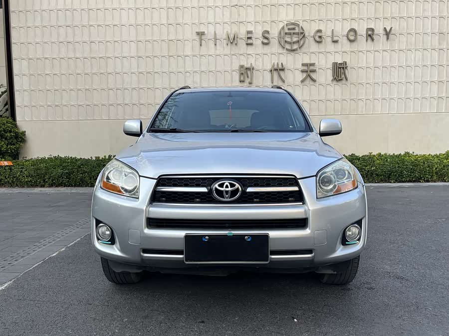 Toyota RAV4 2010 #3 Toyota RAV4 2010 car image #3