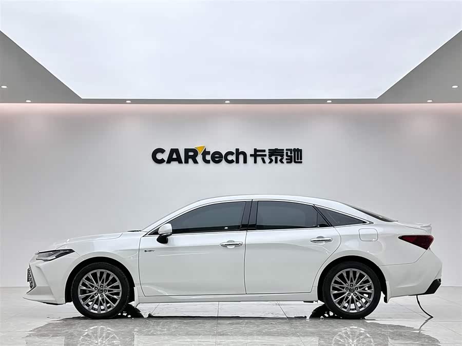 Toyota Avalon 2024 car image #3