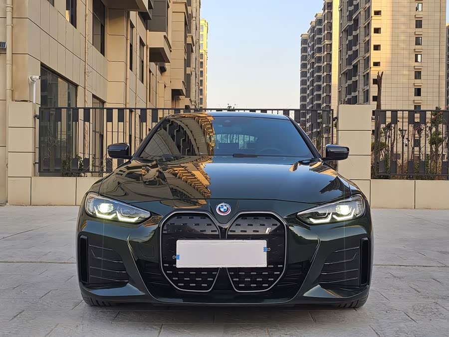 BMW i4 2022 car image #3