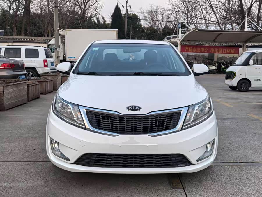 起亚 起亚K2 2013 汽车图片 #3