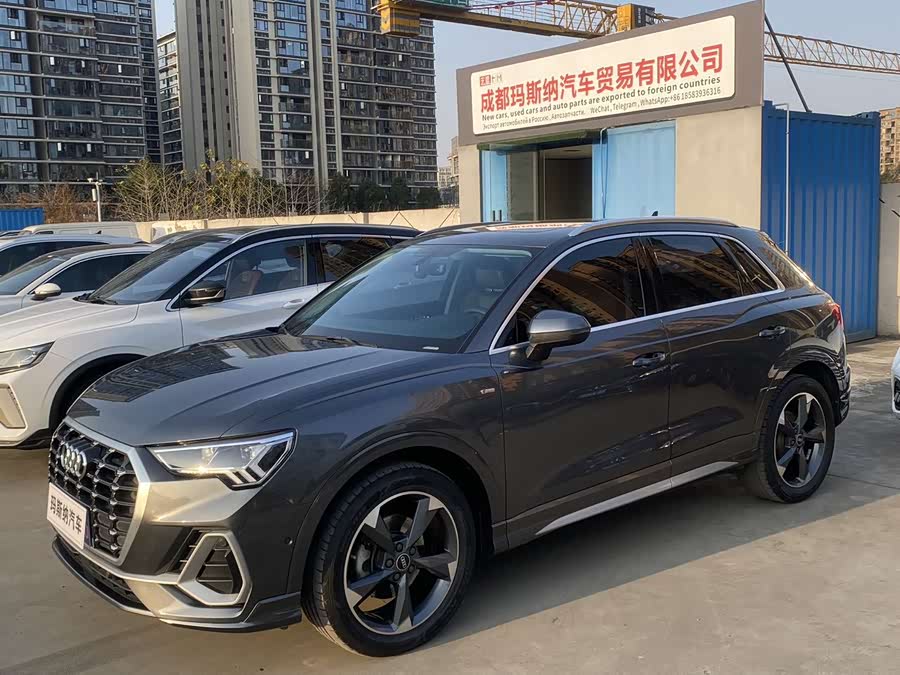 Audi Q3 2021 car image #3