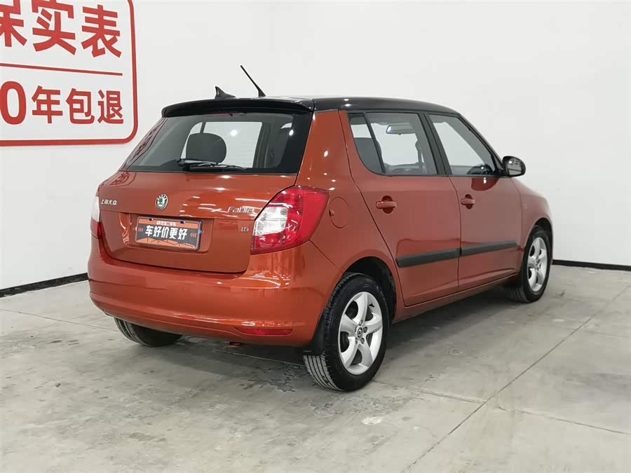 Skoda Fabia 2012 car image #3
