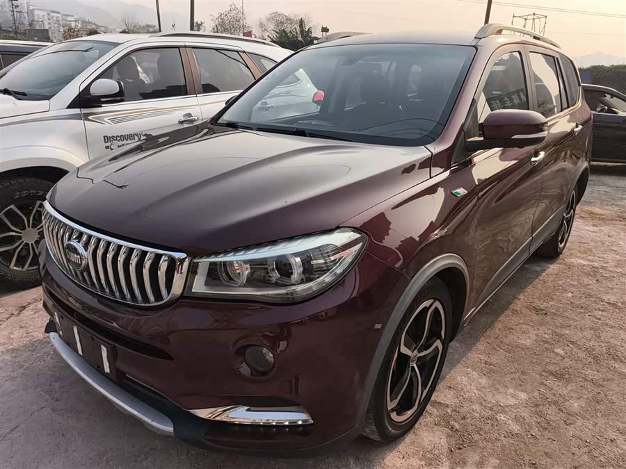 SWM X7 2018 изображение автомобиля #3