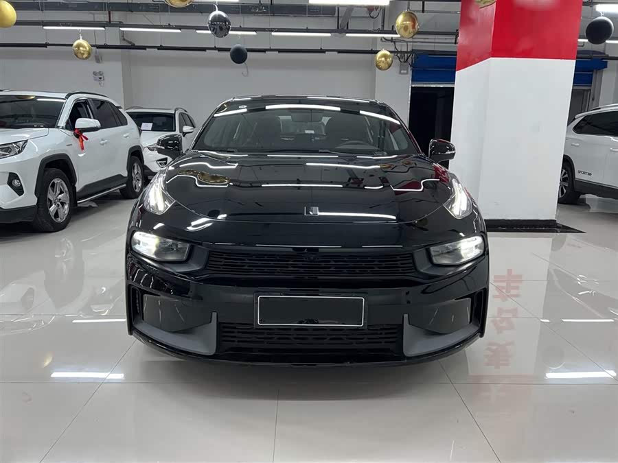 Lynk & Co 03 2018 car image #3