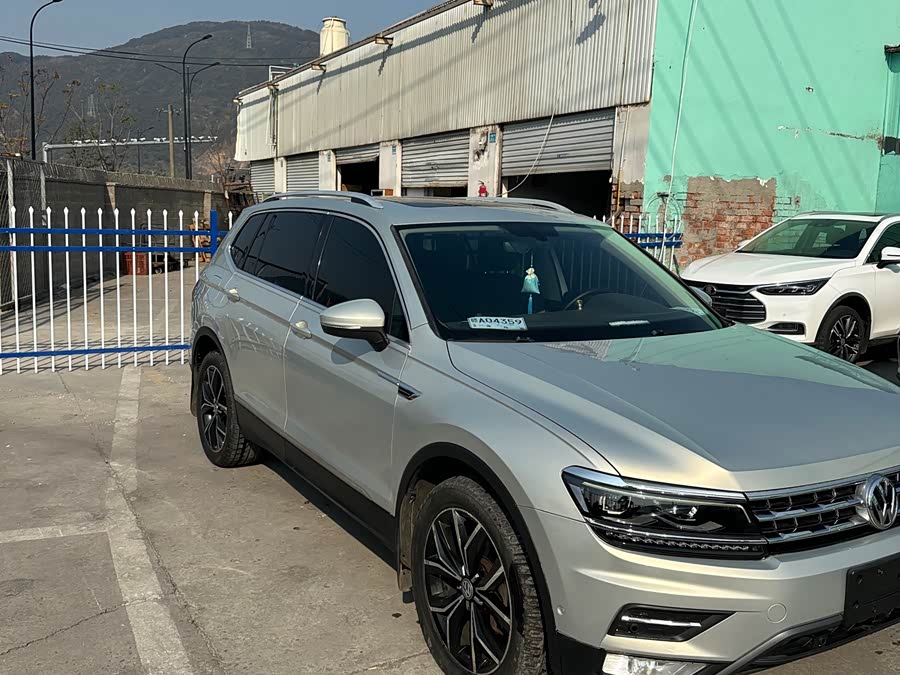 Volkswagen Tiguan L 2016 car image #3