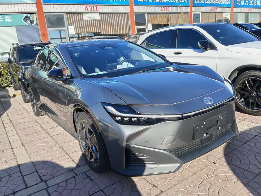 Toyota bZ3 2023 immagine di auto #3