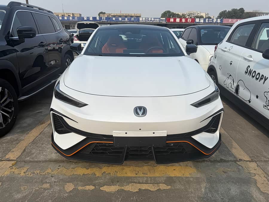 Changan UNI-V 2025 car image #3