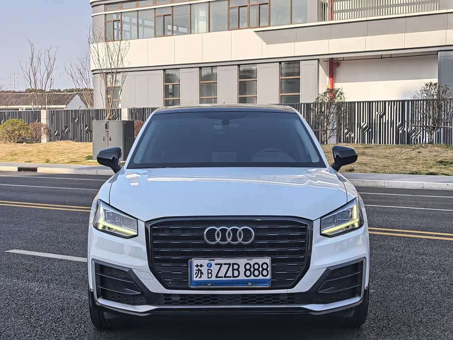 Audi Q2L 2021 car image #3