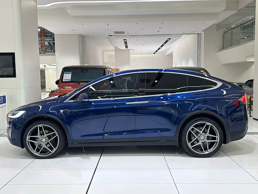 Tesla Model X 2018 #3 Tesla Model X 2018 car image #3