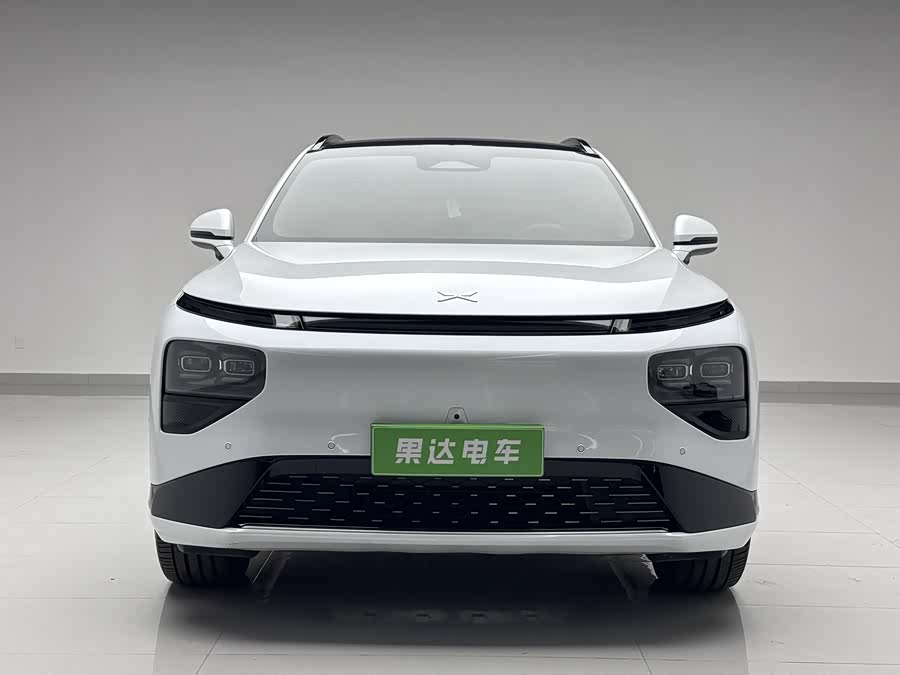 Xpeng G9 2025 صورة سيارة #3