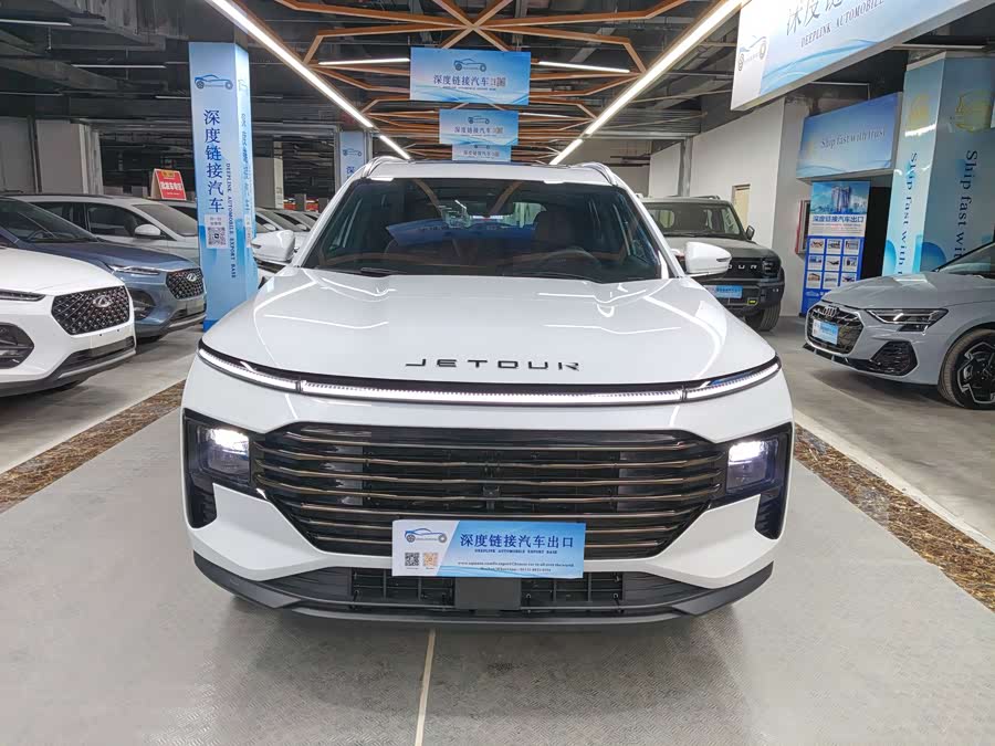Jetour X70 PLUS 2025 #3 Jetour X70 PLUS 2025 car image #3