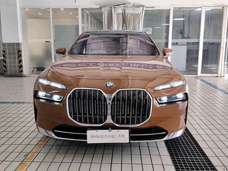 BMW 7 Series car image #3