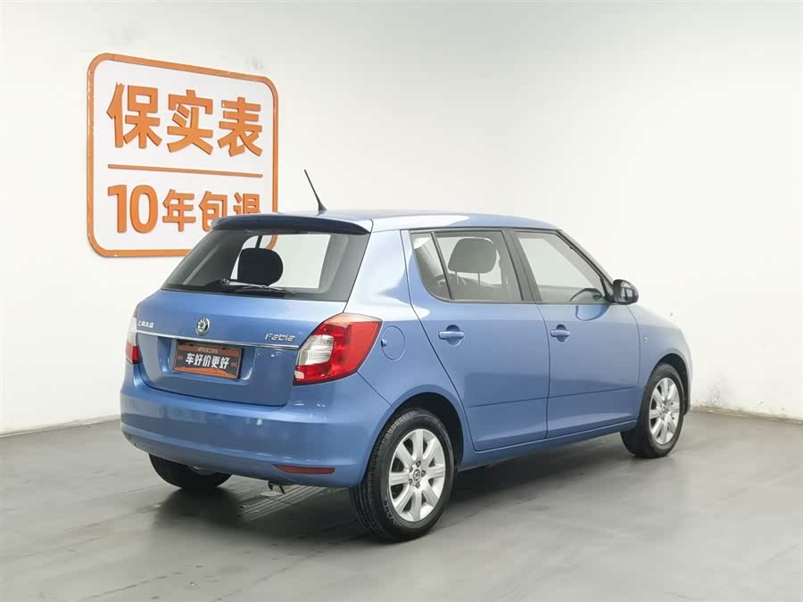 Skoda Fabia 2012 car image #3