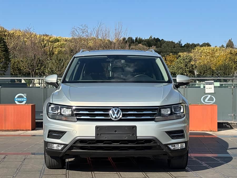 Volkswagen Tiguan L 2018 #3 Volkswagen Tiguan L 2018 car image #3