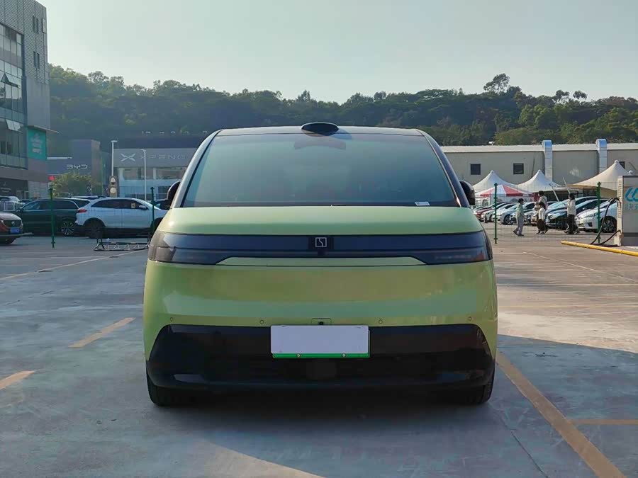 极氪 极氪MIX 2024 汽车图片 #3