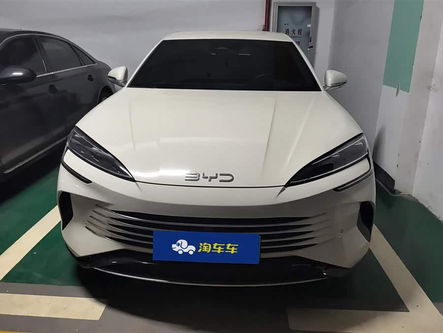 BYD Seal 07 DM-i 2024 car image #3