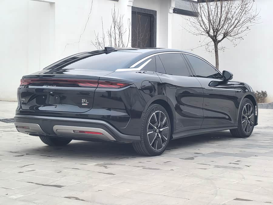 BYD HanL 2025 #3 BYD HanL 2025 car image #3