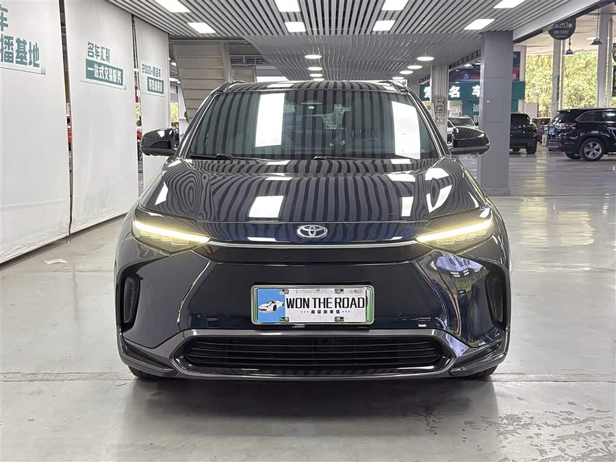 Toyota bZ4X 2022 immagine di auto #3