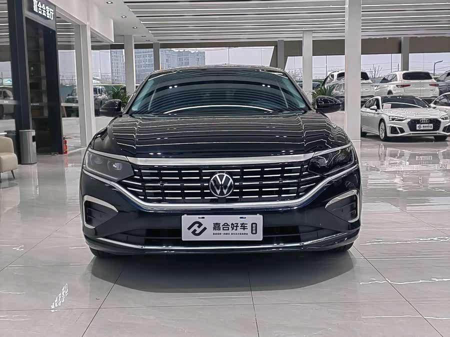 Volkswagen Passat 2023 car image #3