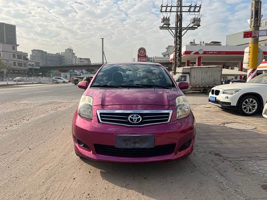 Toyota Yaris 2011 imagen de coche #3