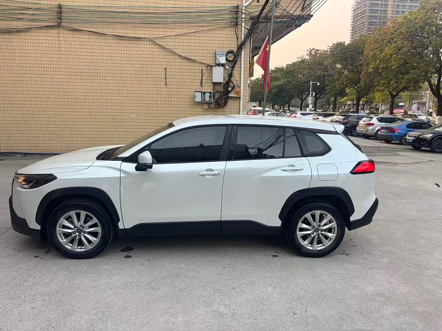 Toyota Corolla Cross 2023 immagine di auto #3