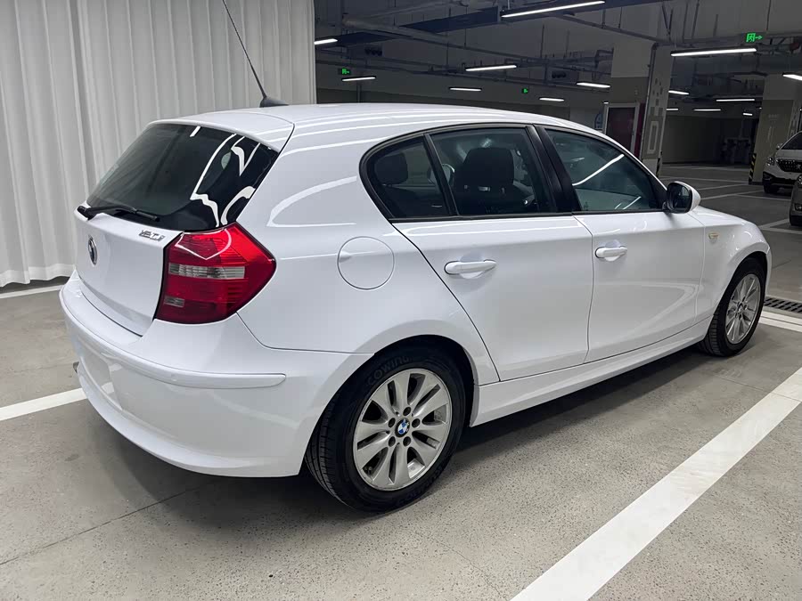 BMW 1 Series (Imported) 2011 car image #3