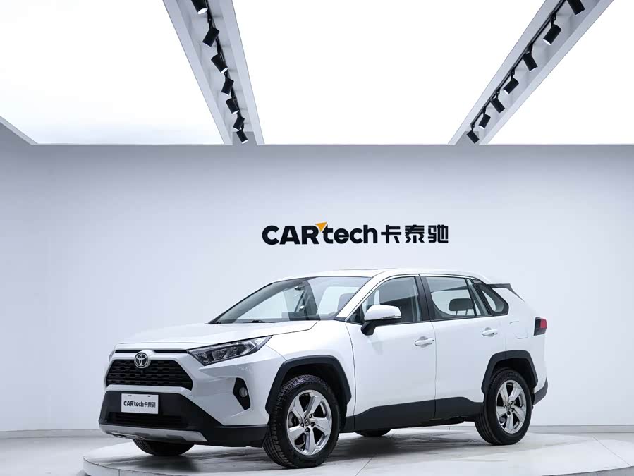 Toyota RAV4 2021 car image #3