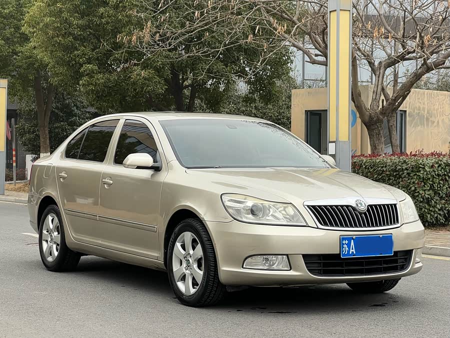 Skoda Octavia 2010 car image #3