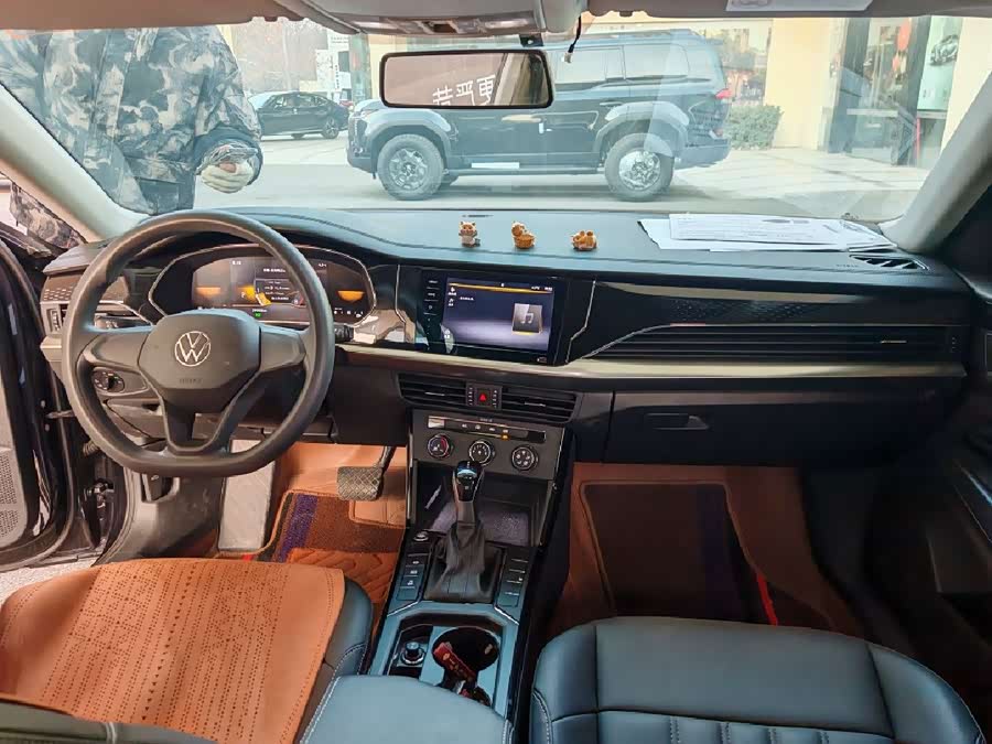 Volkswagen Passat 2023 car image #3