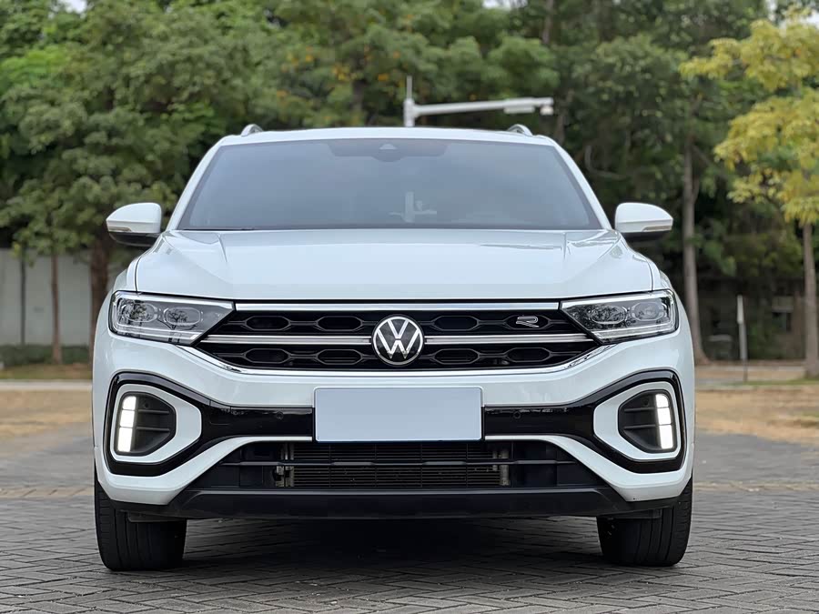 Volkswagen T-Roc 2023 car image #3