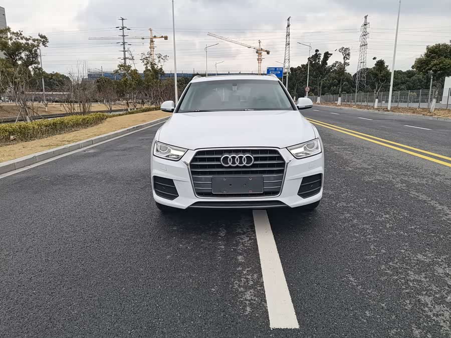Audi Q3 2016 car image #3
