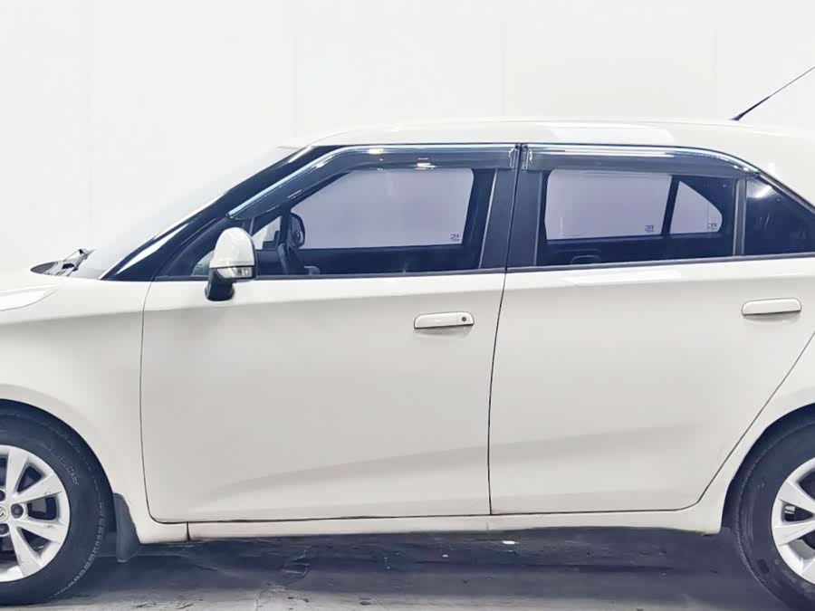 MG 3 2013 car image #3