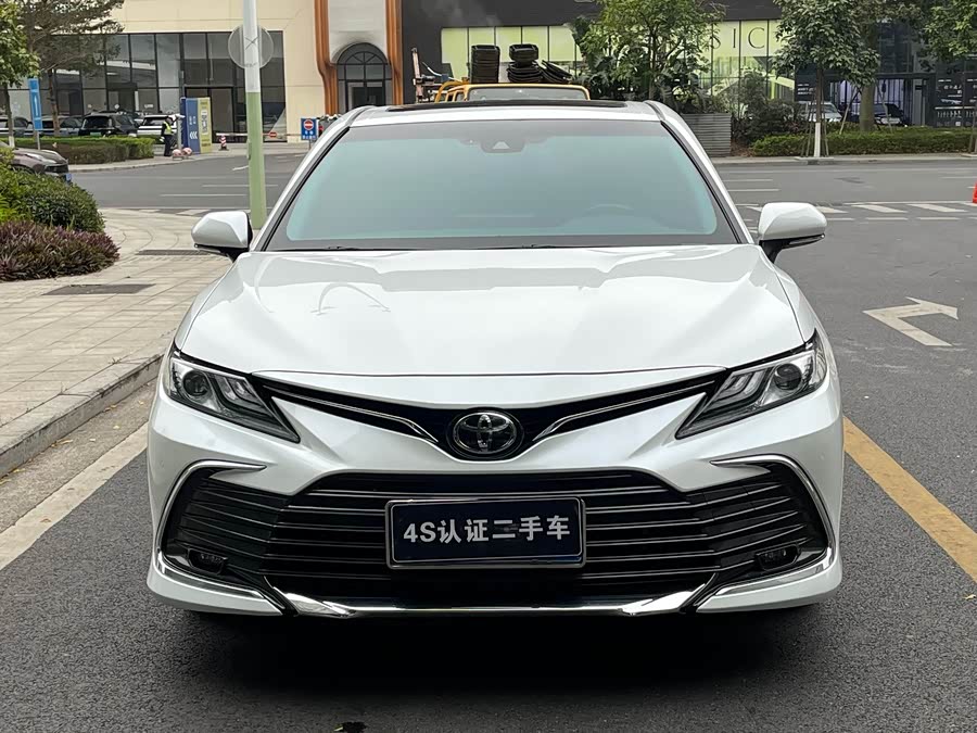 Toyota Camry 2023 car image #3
