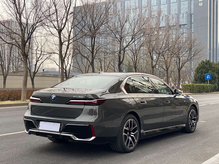 BMW i7 2023 #3 BMW i7 2023 car image #3