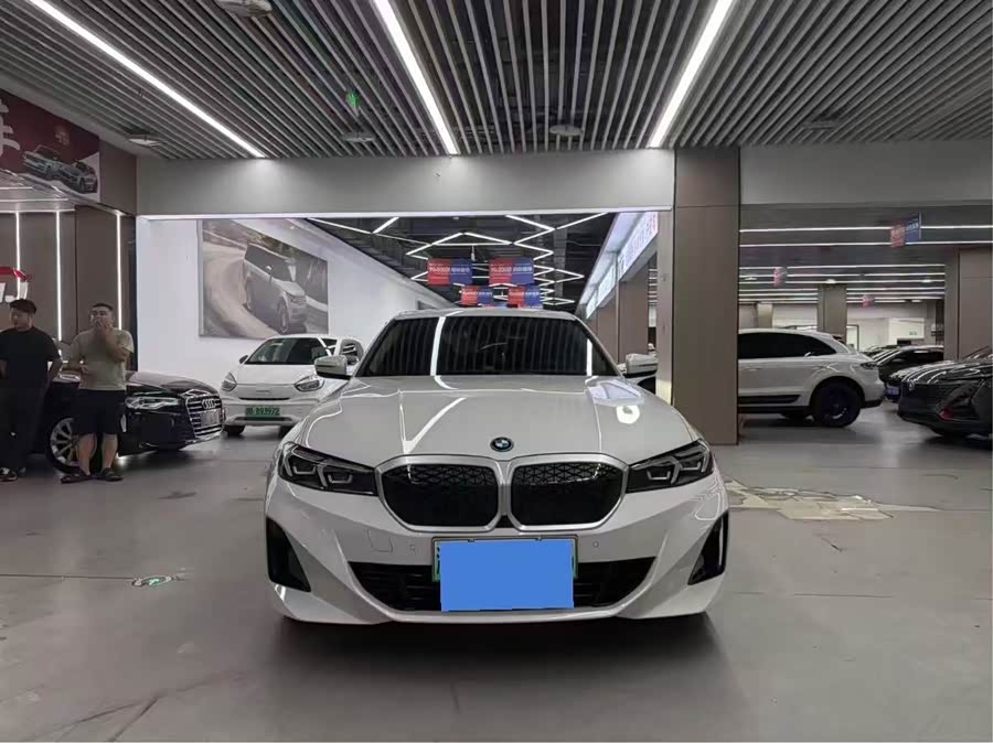 BMW i3 2023 car image #3