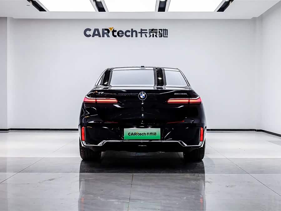 BMW i7 2024 car image #3