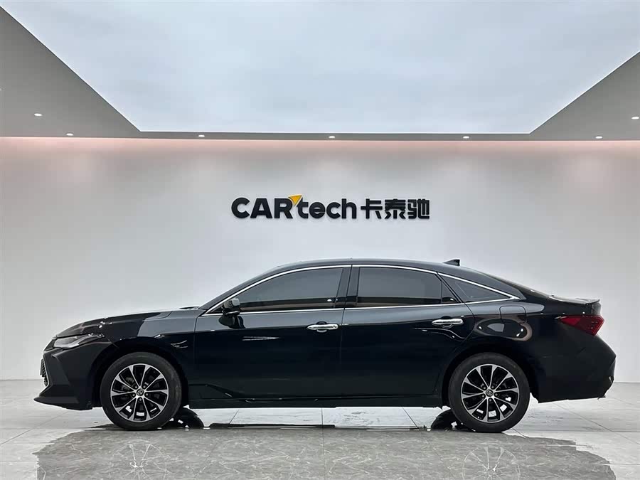 Toyota Avalon 2023 car image #3