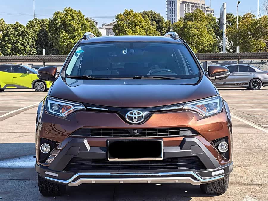 Toyota RAV4 2017 car image #3