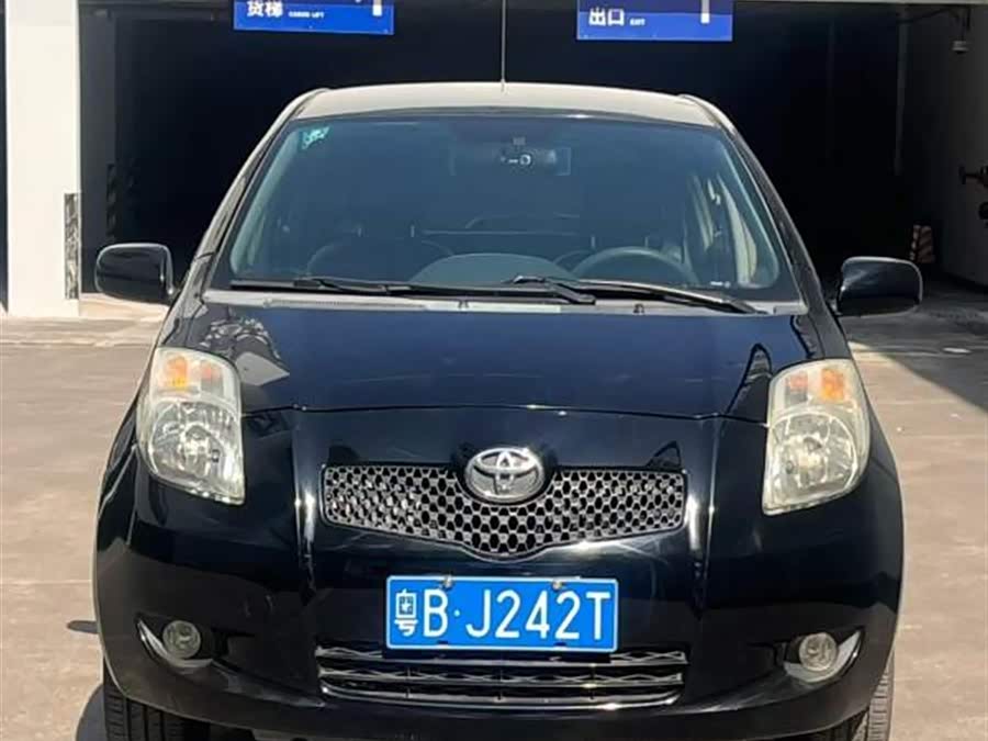 Toyota Yaris 2009 car image #3