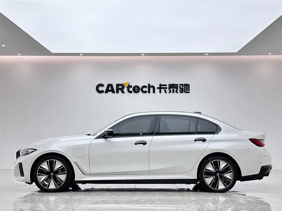 BMW i3 2023 car image #3
