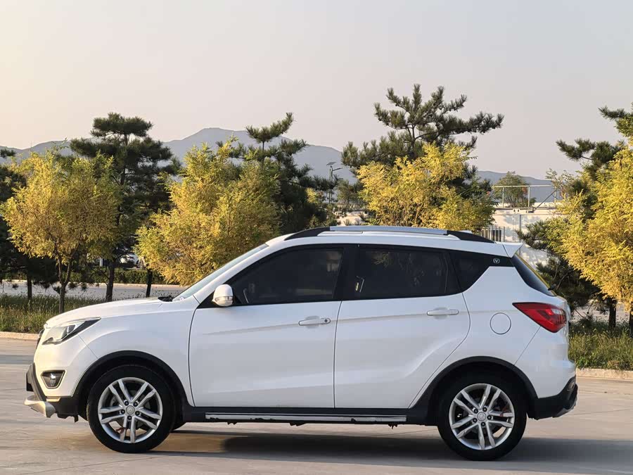 Changan CS35 2017 car image #3