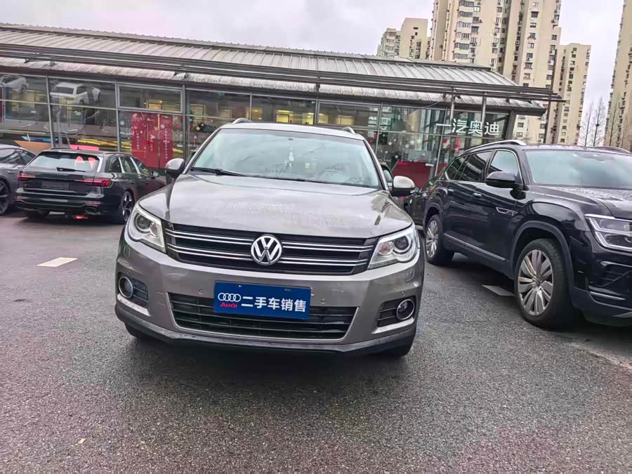 Volkswagen Tiguan 2011 car image #3
