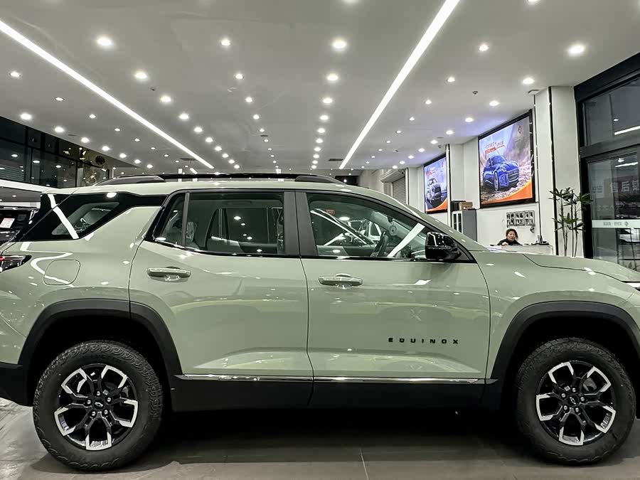 Chevrolet Equinox Plus 2025 car image #3