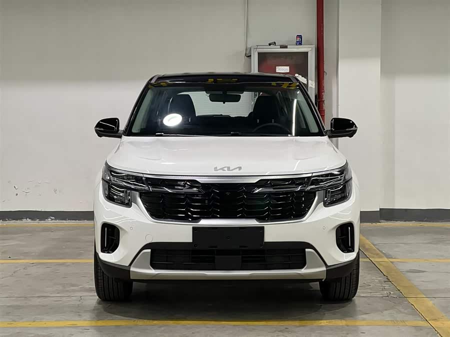 Kia Seltos 2025 car image #3