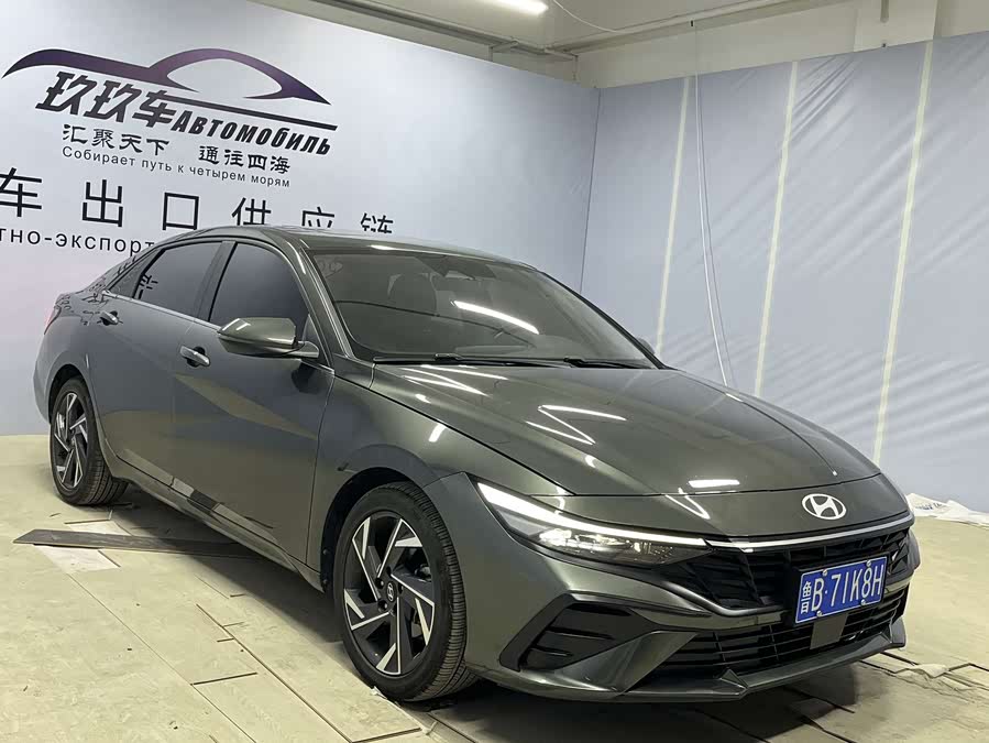 Hyundai Elantra 2023 car image #3