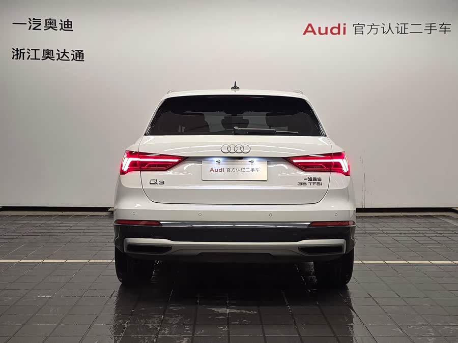 Audi Q3 2020 car image #3