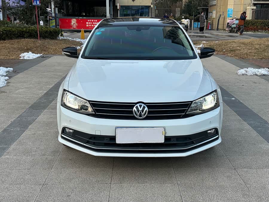 Volkswagen Sagitar 2018 immagine di auto #3