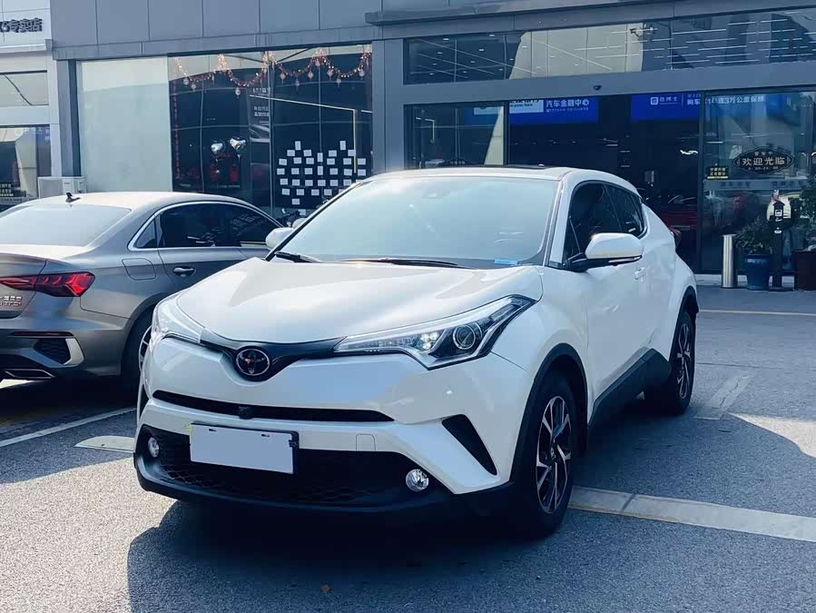 Toyota C-HR 2021 immagine di auto #3